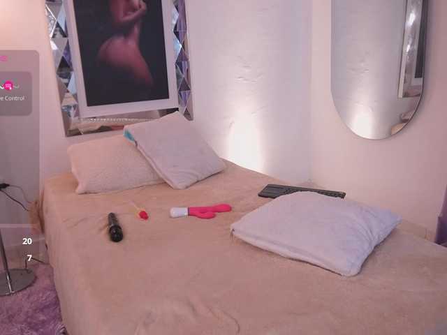 Live sex webcam photo for alondrasparrow #292051912