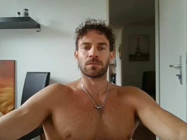 Live sex webcam photo for alphah-hunk #291693157