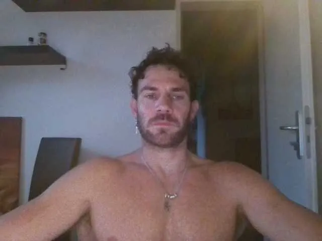 Live sex webcam photo for alphah-hunk #291702407