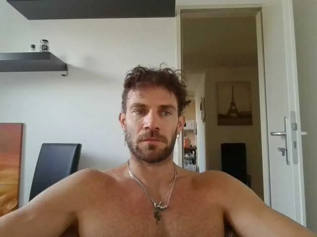 Live sex webcam photo for alphah-hunk #291713904