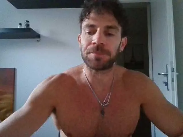 Live sex webcam photo for alphah-hunk #291715769