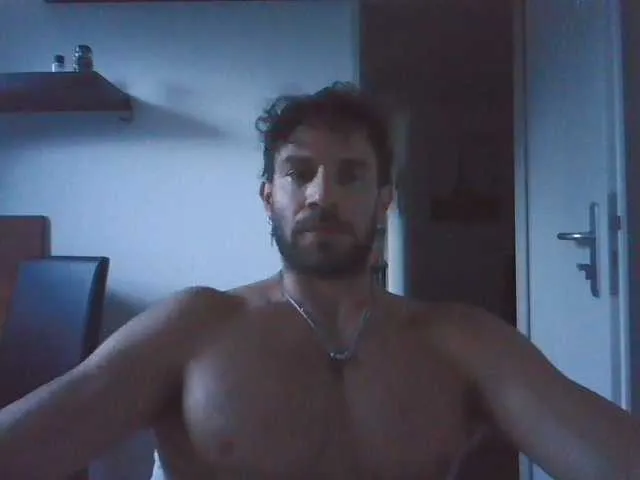 Live sex webcam photo for alphah-hunk #291746085