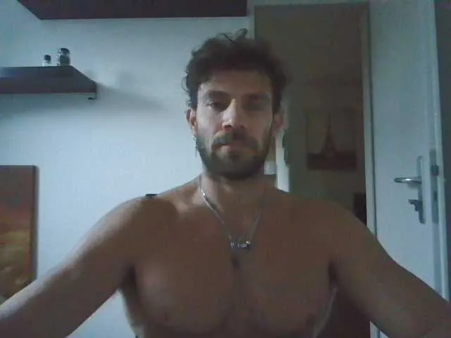 Live sex webcam photo for alphah-hunk #291752755