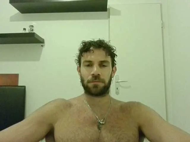 Live sex webcam photo for alphah-hunk #291798962