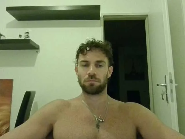 Live sex webcam photo for alphah-hunk #291880193