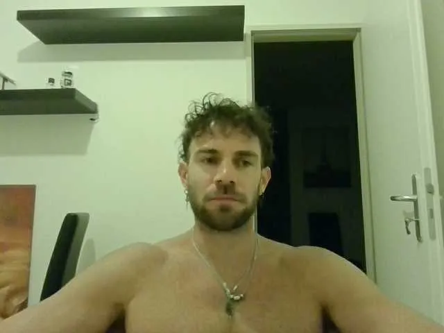 Live sex webcam photo for alphah-hunk #291887239
