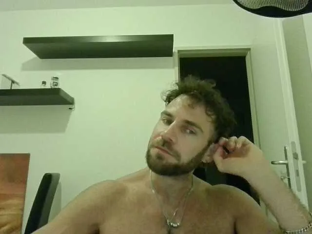 Live sex webcam photo for alphah-hunk #291914697