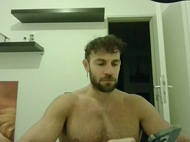 Live sex webcam photo for alphah-hunk #291934403