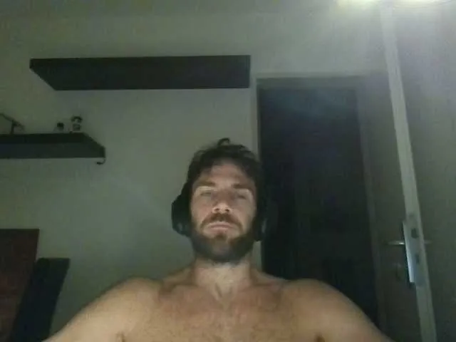 Live sex webcam photo for alphah-hunk #291995504