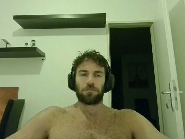 Live sex webcam photo for alphah-hunk #292035234