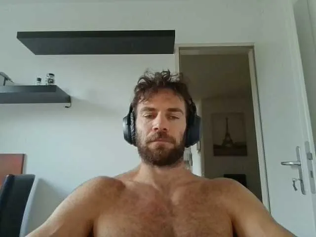 Live sex webcam photo for alphah-hunk #292040858