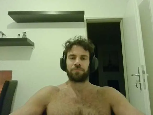 Live sex webcam photo for alphah-hunk #292075749