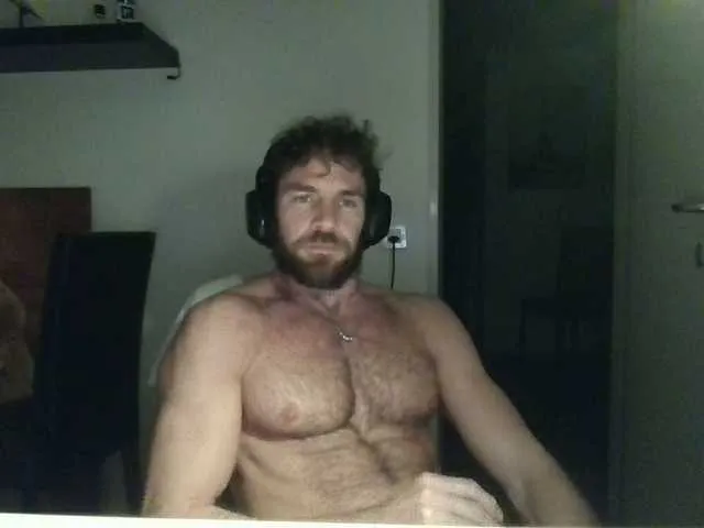 Live sex webcam photo for alphah-hunk #292129542