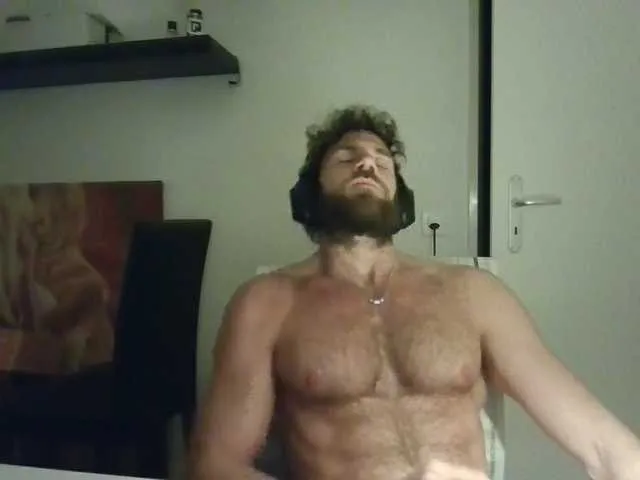 Live sex webcam photo for alphah-hunk #292150410