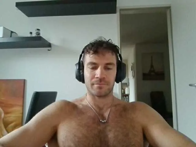 Live sex webcam photo for alphah-hunk #292247474