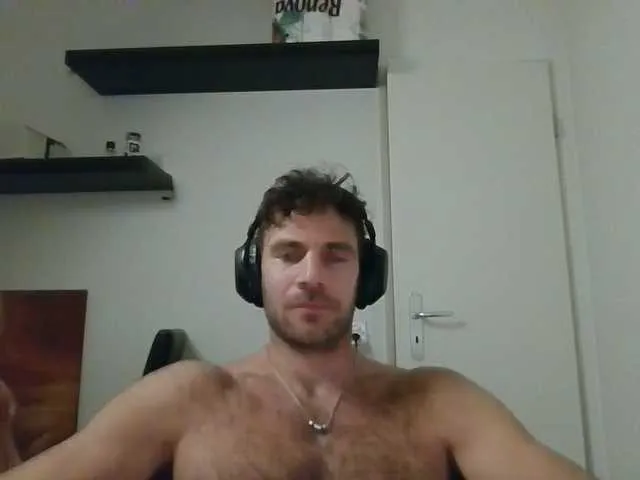 Live sex webcam photo for alphah-hunk #292277033