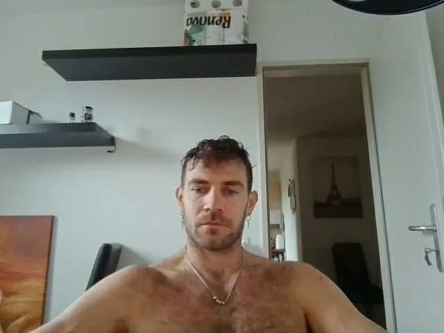 Live sex webcam photo for alphah-hunk #292282768