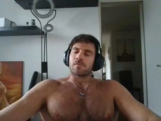 Live sex webcam photo for alphah-hunk #292294785