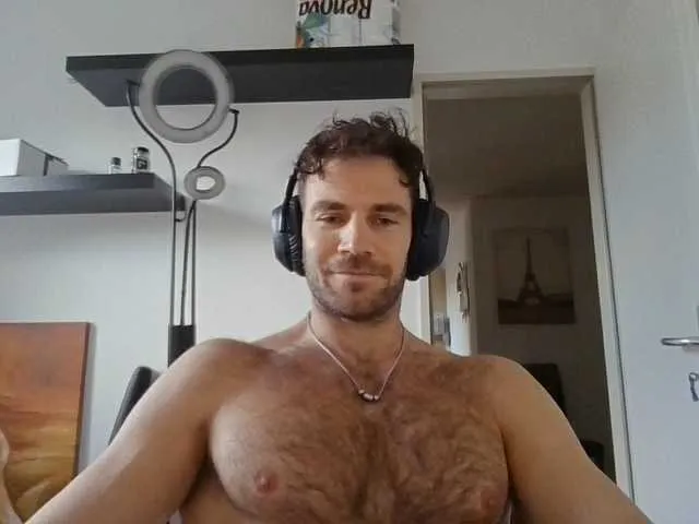 Live sex webcam photo for alphah-hunk #292301057