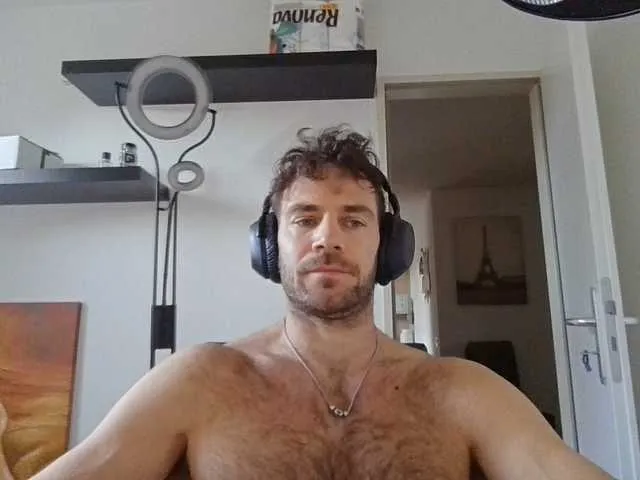 Live sex webcam photo for alphah-hunk #292314042