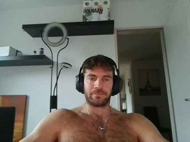 Live sex webcam photo for alphah-hunk #292340691