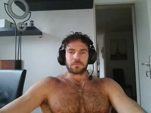 Live sex webcam photo for alphah-hunk #292387921