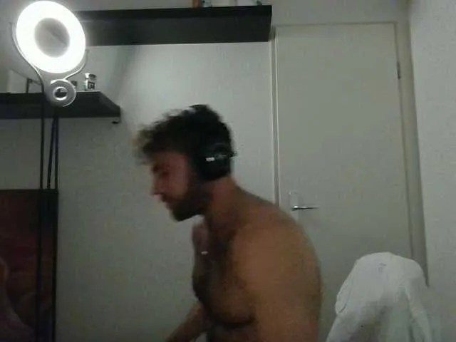 Live sex webcam photo for alphah-hunk #292389582