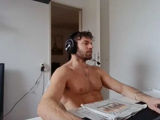 Live sex webcam photo for alphah-hunk #292571508