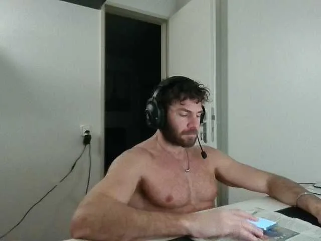 Live sex webcam photo for alphah-hunk #292590242