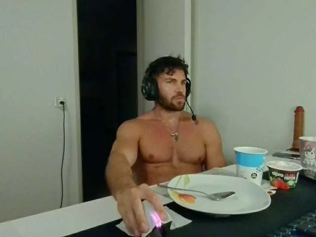 Live sex webcam photo for alphah-hunk #293201609