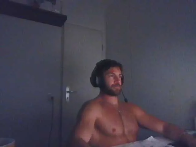 Live sex webcam photo for alphah-hunk #293260008