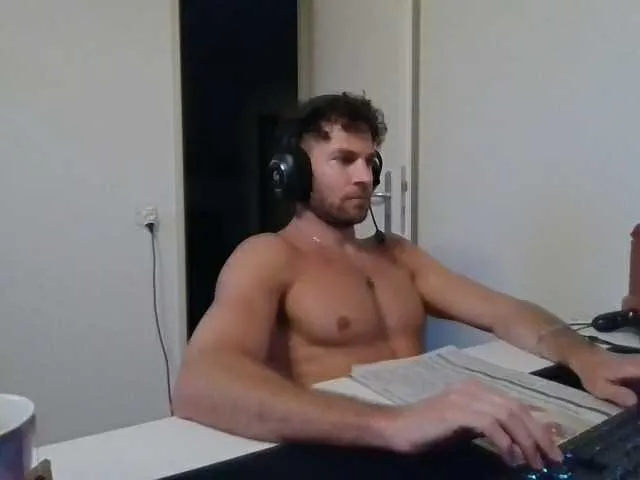 Live sex webcam photo for alphah-hunk #293414529