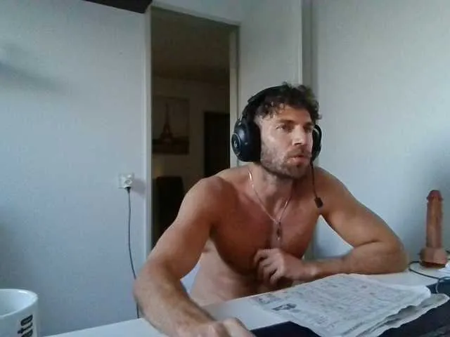 Live sex webcam photo for alphah-hunk #293457301