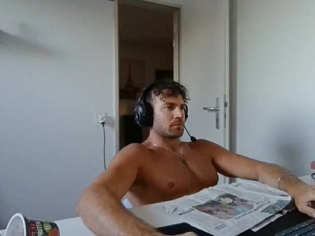 Live sex webcam photo for alphah-hunk #293530823