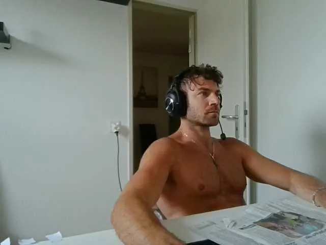Live sex webcam photo for alphah-hunk #293542389