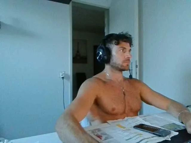 Live sex webcam photo for alphah-hunk #293563900