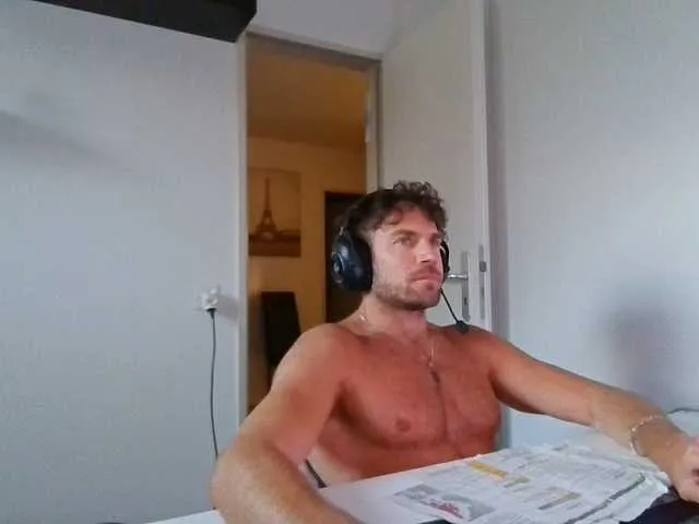 Live sex webcam photo for alphah-hunk #293570679
