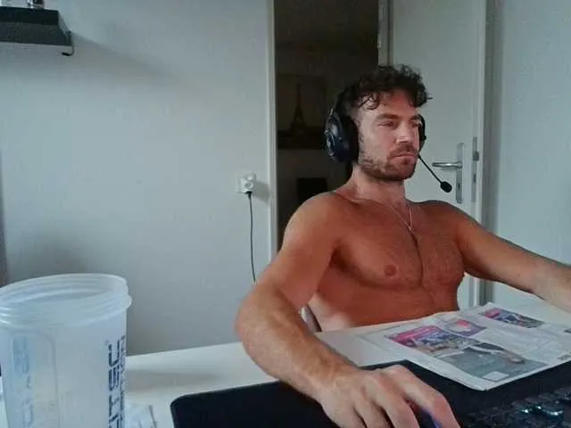 Live sex webcam photo for alphah-hunk #293586837