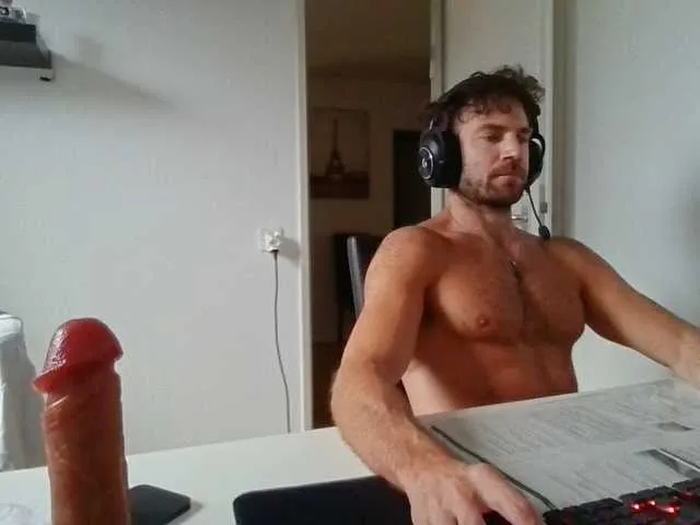 Live sex webcam photo for alphah-hunk #293613565