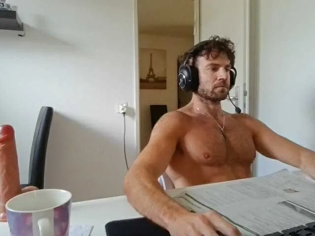Live sex webcam photo for alphah-hunk #293618232