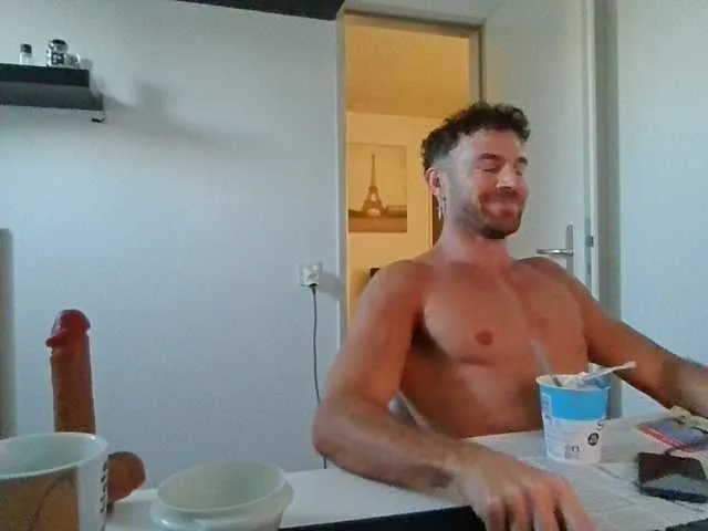 Live sex webcam photo for alphah-hunk #293665019