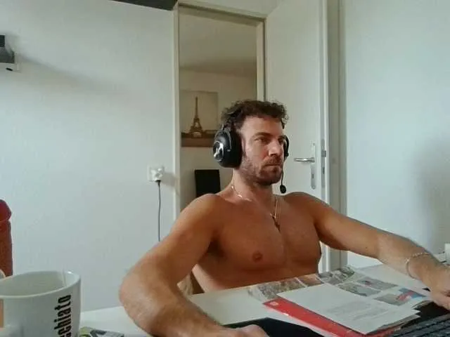 Live sex webcam photo for alphah-hunk #293710694