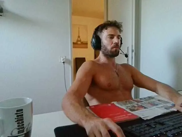 Live sex webcam photo for alphah-hunk #293761846