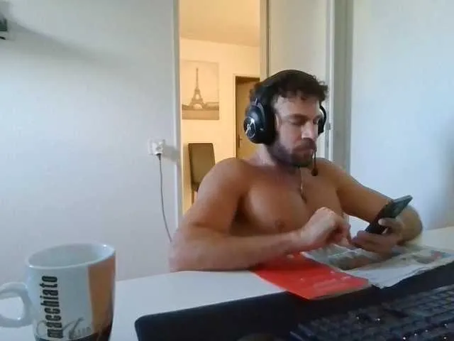 Live sex webcam photo for alphah-hunk #293767011