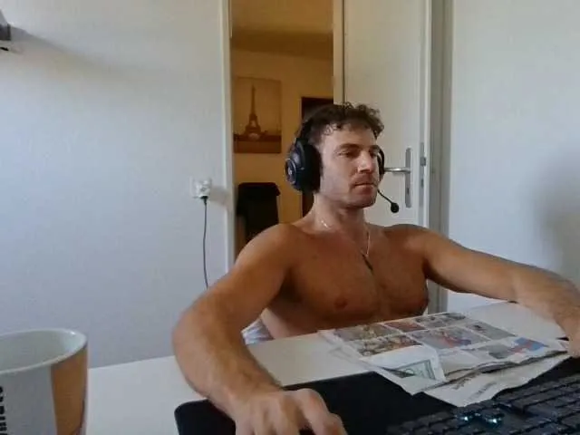 Live sex webcam photo for alphah-hunk #293789547