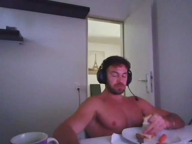 Live sex webcam photo for alphah-hunk #293900126