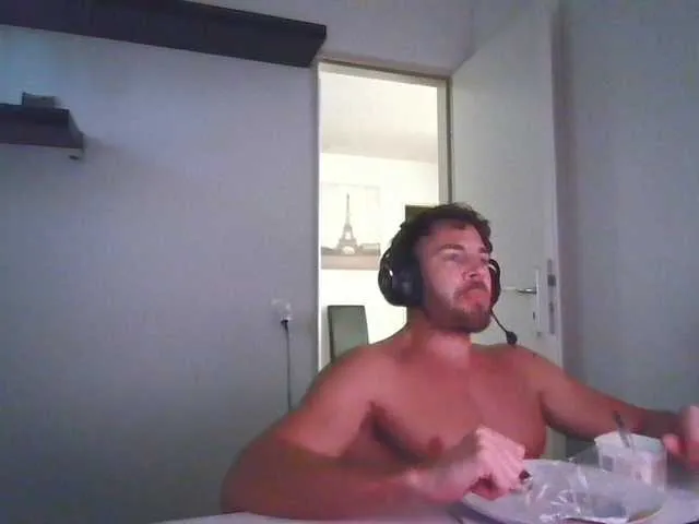 Live sex webcam photo for alphah-hunk #293901174