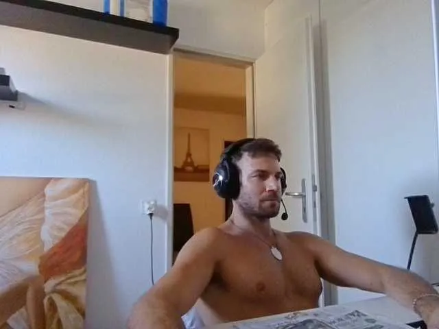 Live sex webcam photo for alphah-hunk #294063746