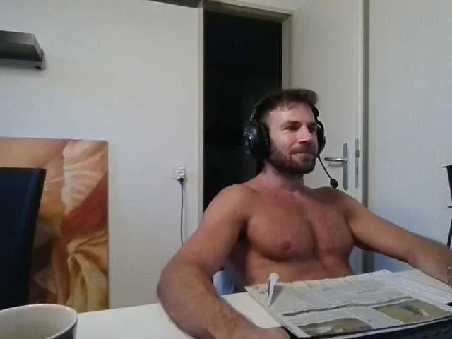 Live sex webcam photo for alphah-hunk #294091796