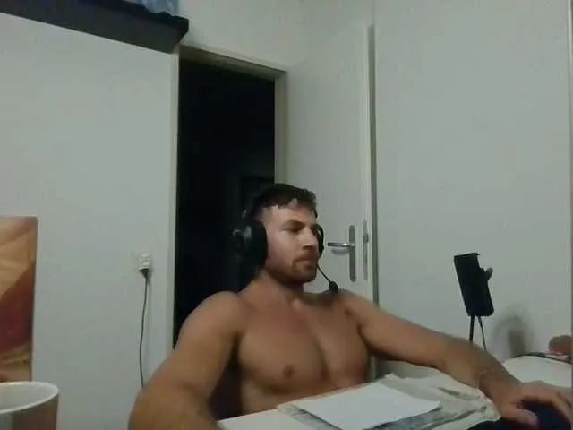 Live sex webcam photo for alphah-hunk